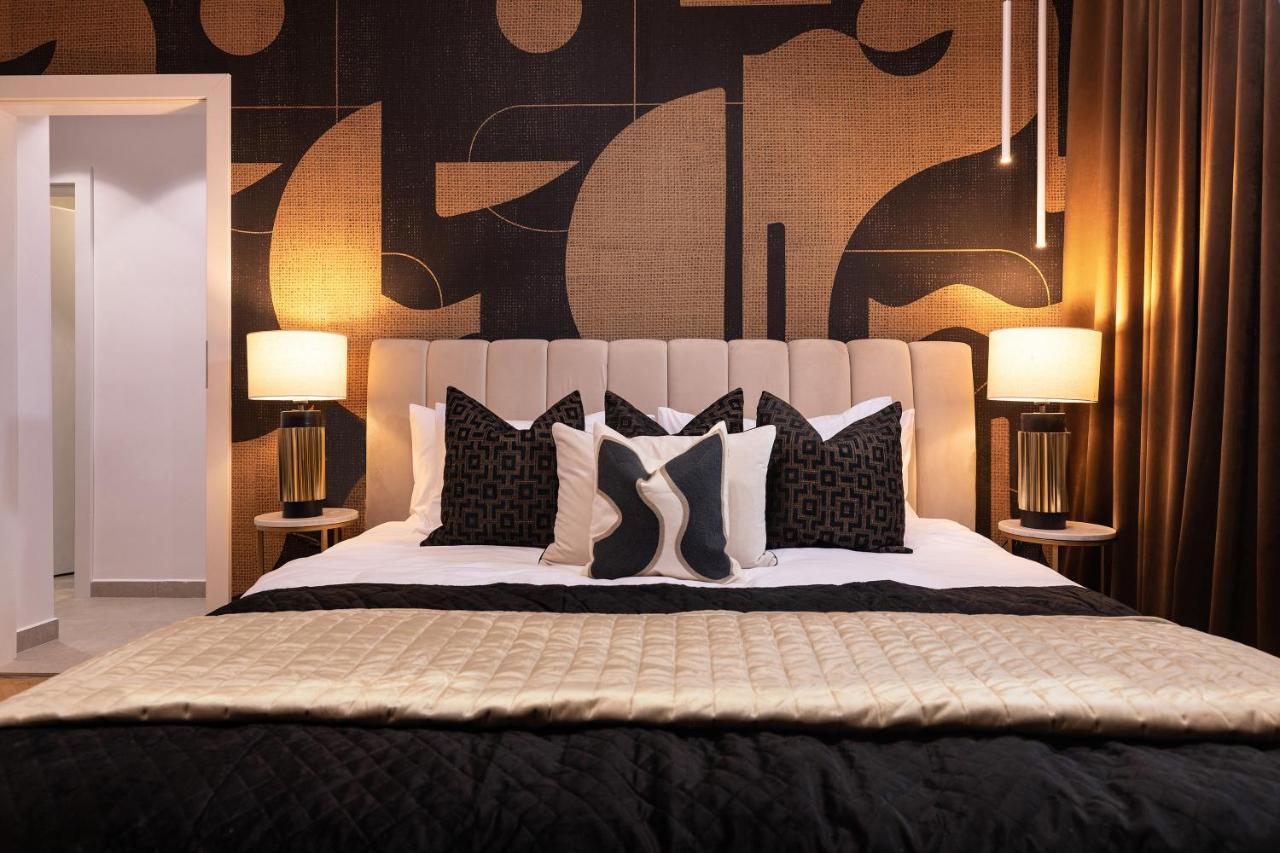 Qult - Maze Apartment