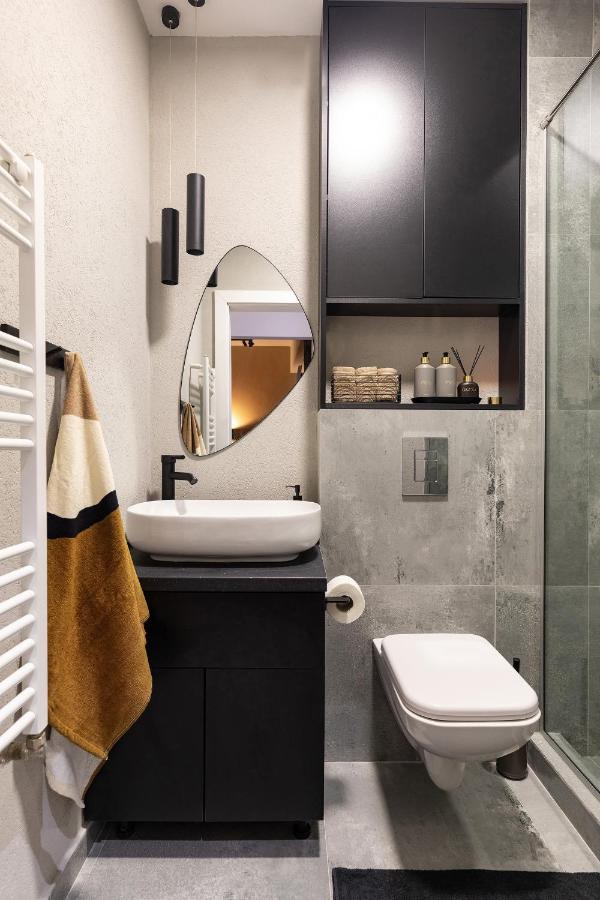 Qult - Maze Apartment Bukarest